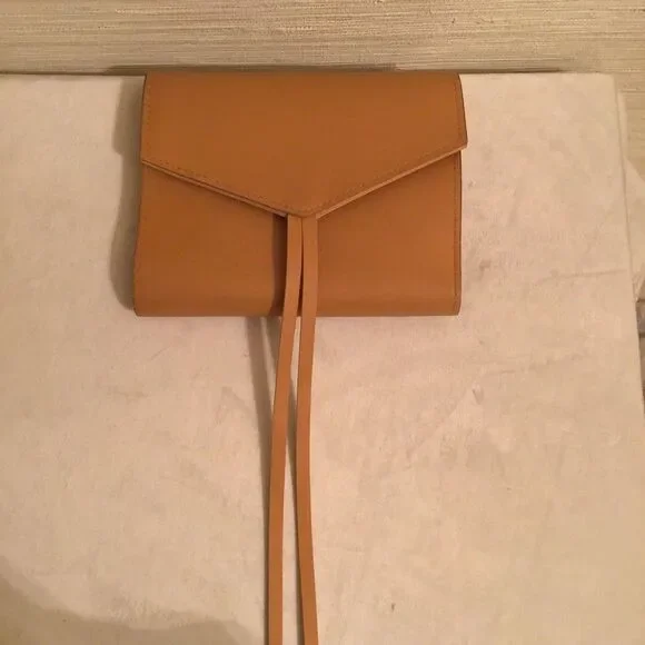 NWT Glass Ladder & Co. Katherine Tech Organizer Roll in Honey - Picture 3 of 7